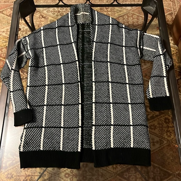 Black and White Shawl Collar Open Front Cardigan with Pockets size small - Picture 3 of 10